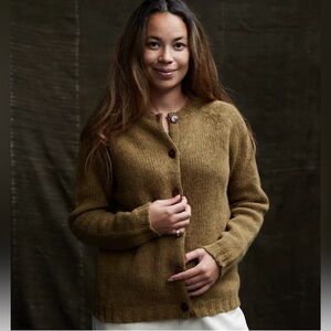 Siskin Mama Owl wool Donegal Coast cardigan sweater